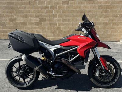 2013 Ducati Hyperstrada 821 - Sport Touring Bike - Street Fighter Hypermotard