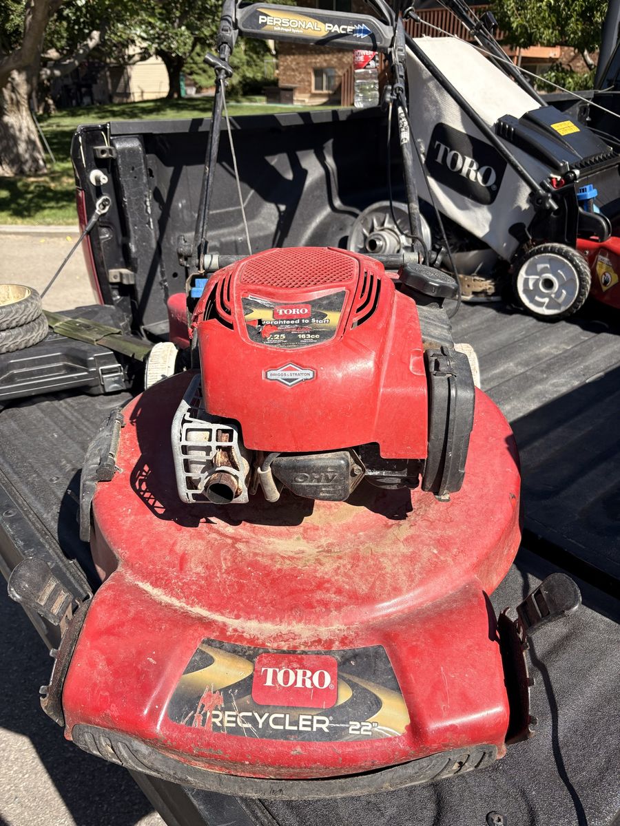 Engine and Parts from a Toro Recycler 22" Briggs & Stratton Gas Self-Propelled Lawn Mower - Personal Pace