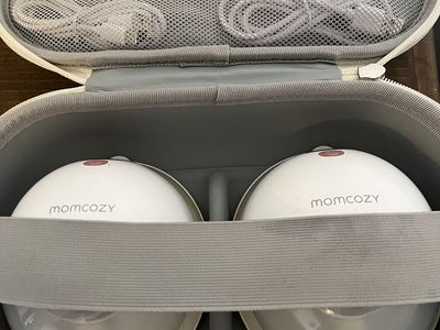 Momcozy Wearable Breast Pump Set with Charging Case - Portable & Convenient