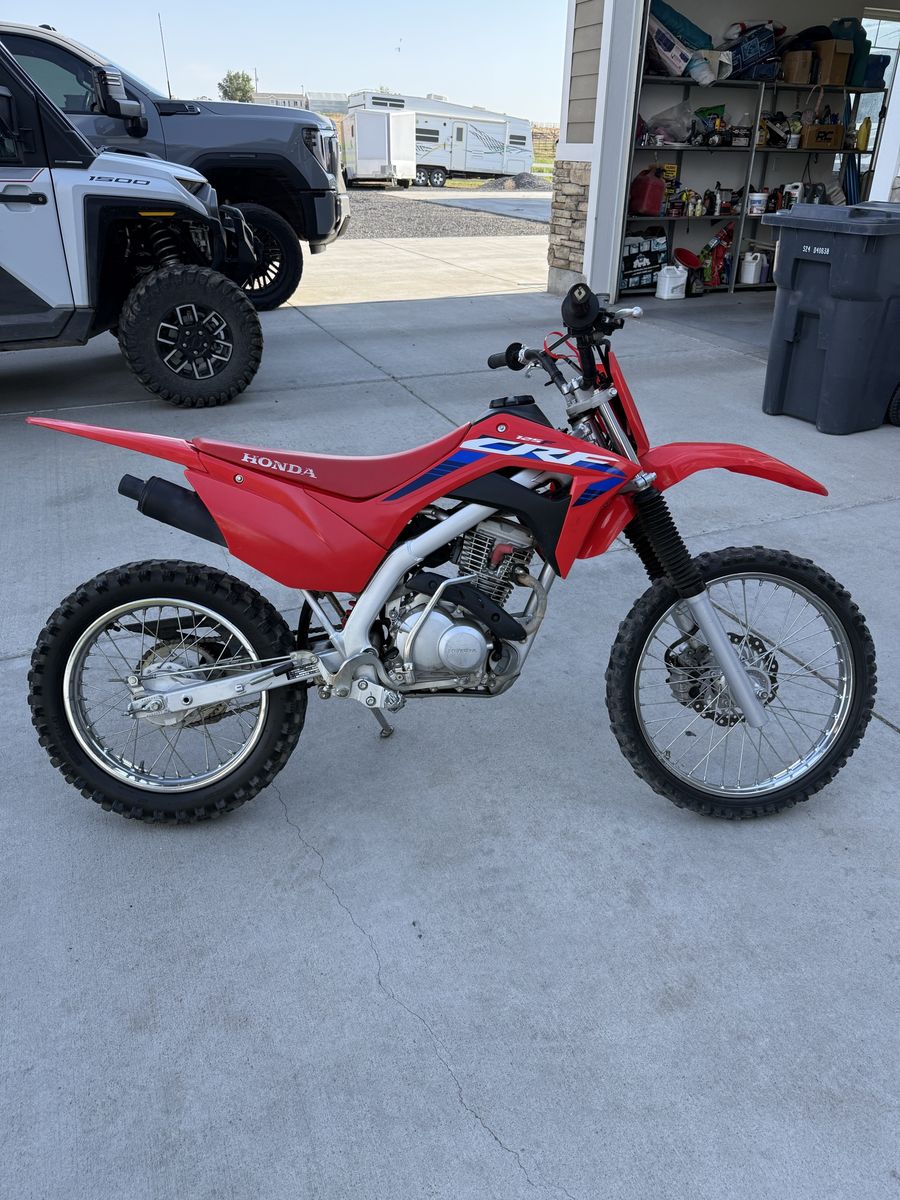 Honda 2023 CRF 125 Dirt Bike Big Wheel