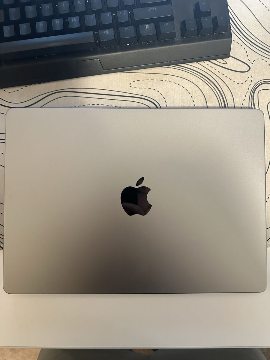 M1 MacBook Pro 14 inch 16gb 512 gb SSD