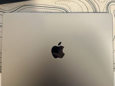 M1 MacBook Pro 14 inch 16gb 512 gb SSD