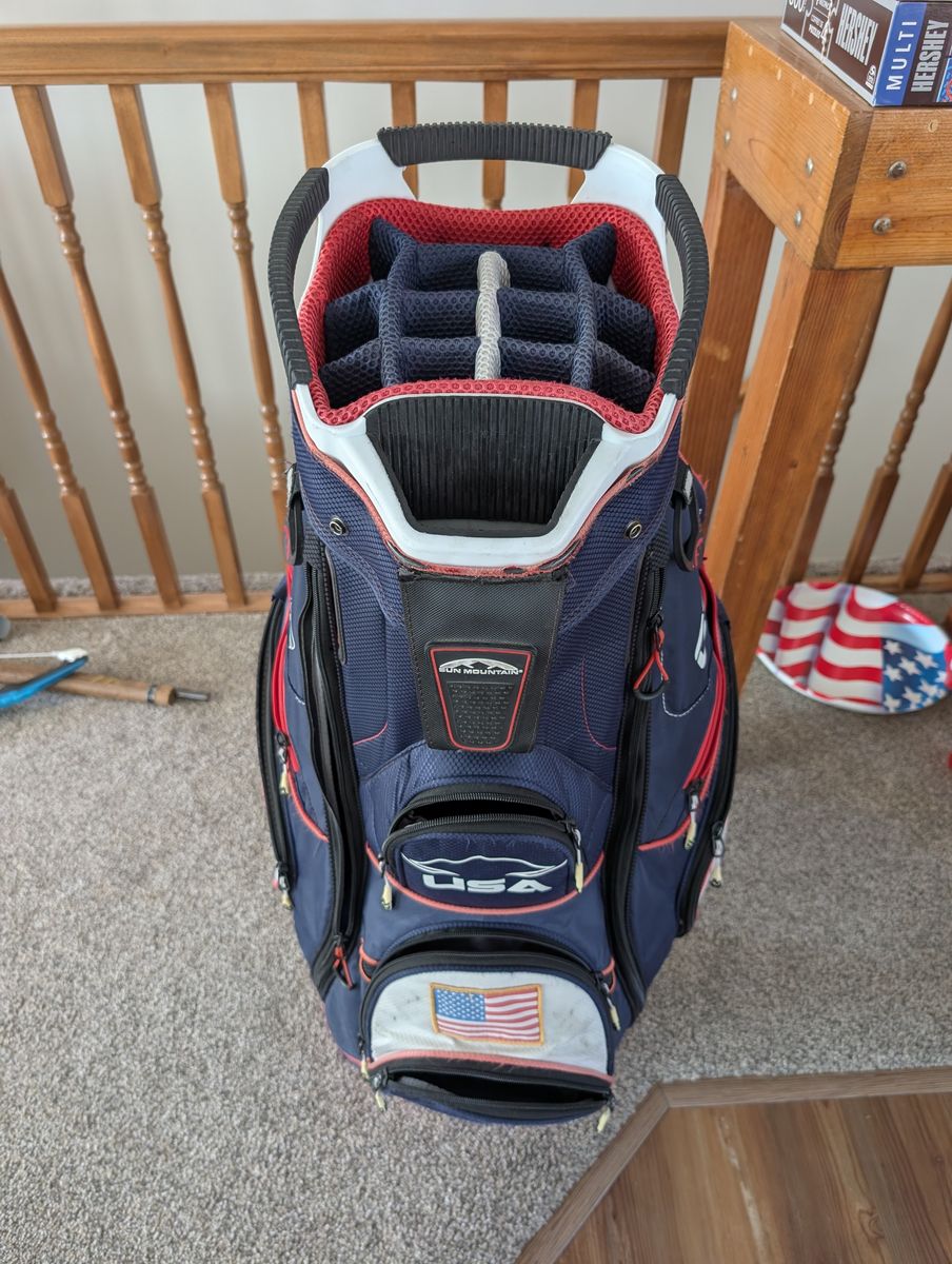 Gently Used Top Quality Golf Bag