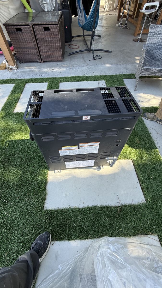 Main image 6