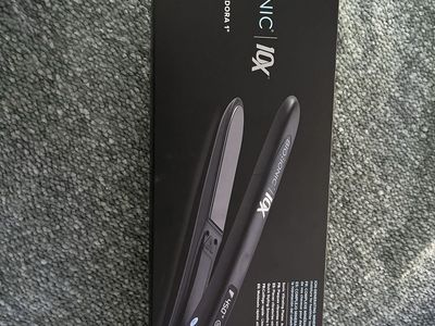 Brand new Bio Ionic 10X Pro Styling Iron 1" Flat Iron Straightener Black in Box never been used