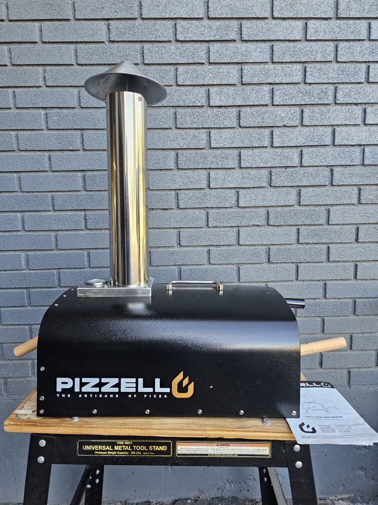 Pizzello Forte 2-in-1 Outdoor Pizza Oven & Smoker with Cover & Accessories - UsedGood