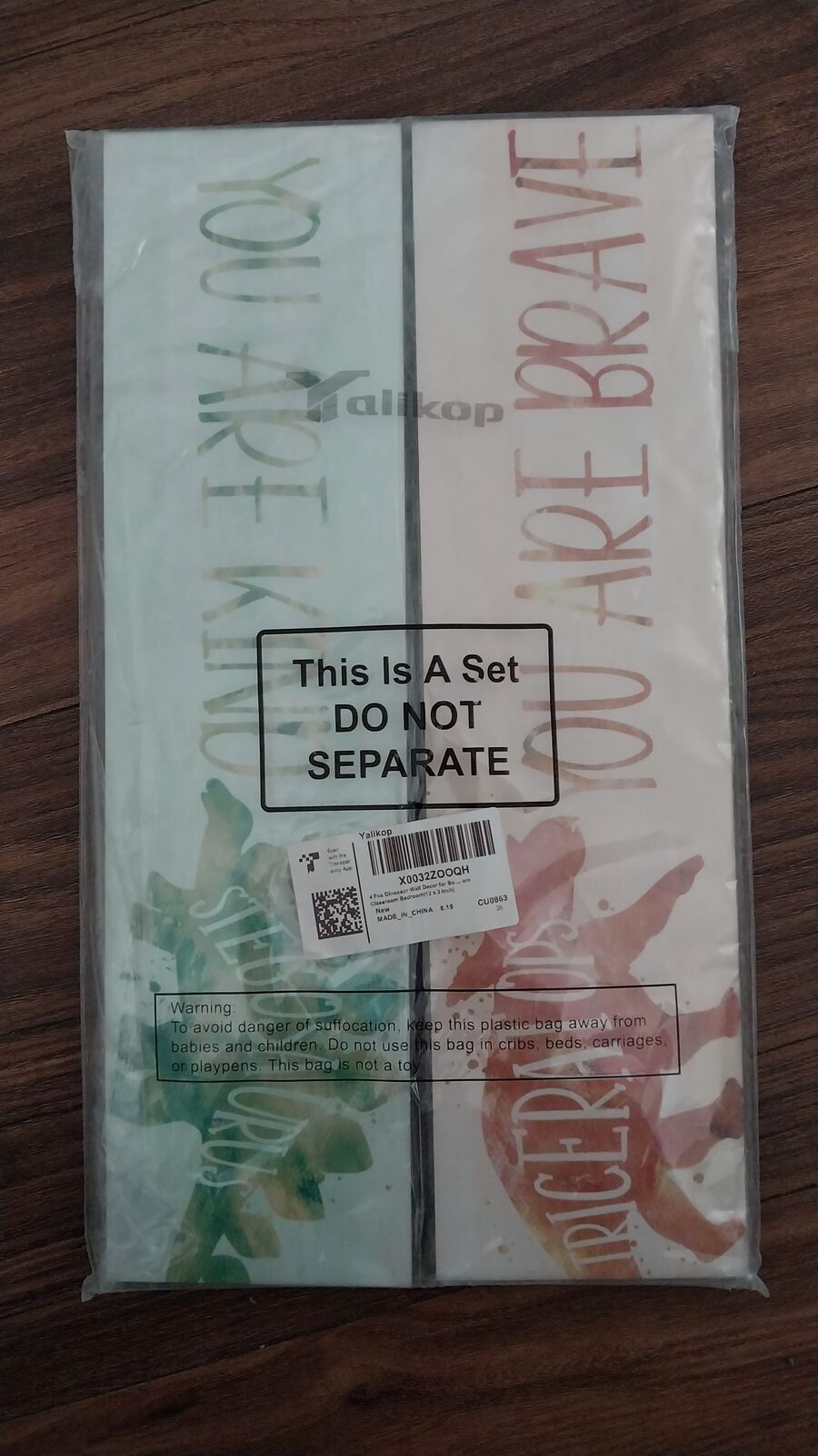 New 4 pcs Dinosaur Wall Decor