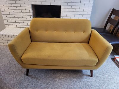 58" Round Arms Loveseat