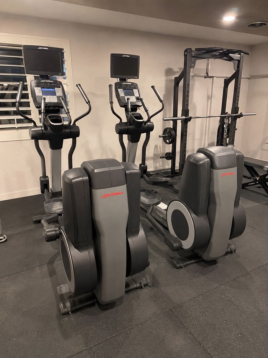 Life Fitness 95X Engage Elliptical Cross-Trainer - Commercial Grade, Interactive Console-WILL DELIVER