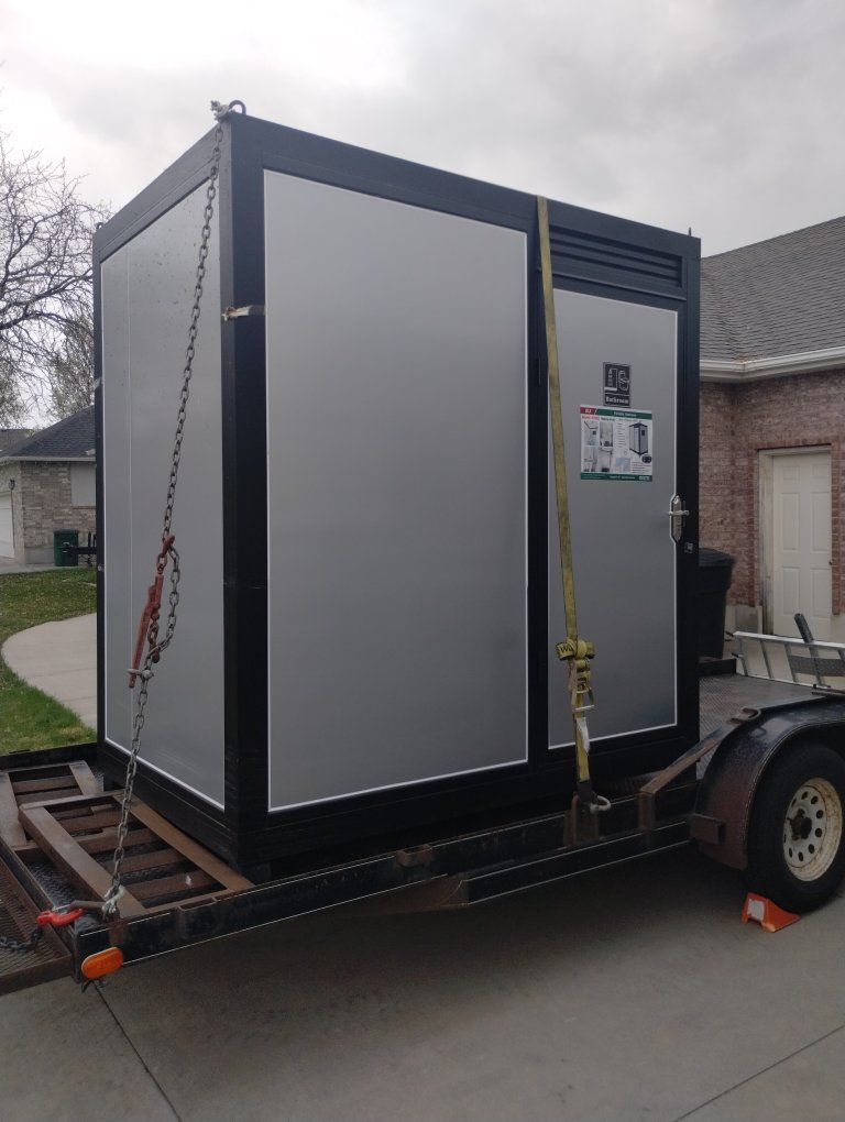 Portable Toilet & Sink Unit - Self-Contained Restroom Solution with Hot/Cold Water Hookups