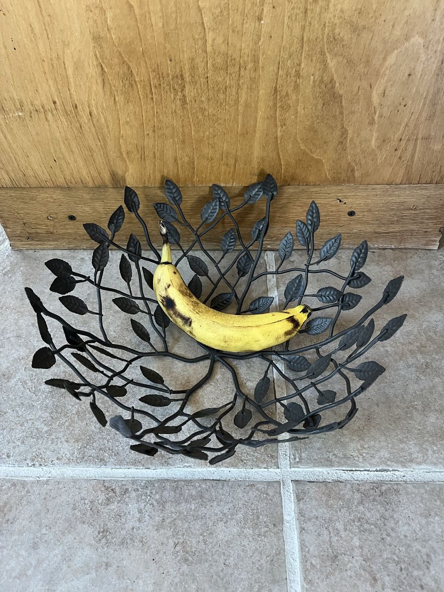 Metal fruit bowl leaf decoration bowl 13” wide