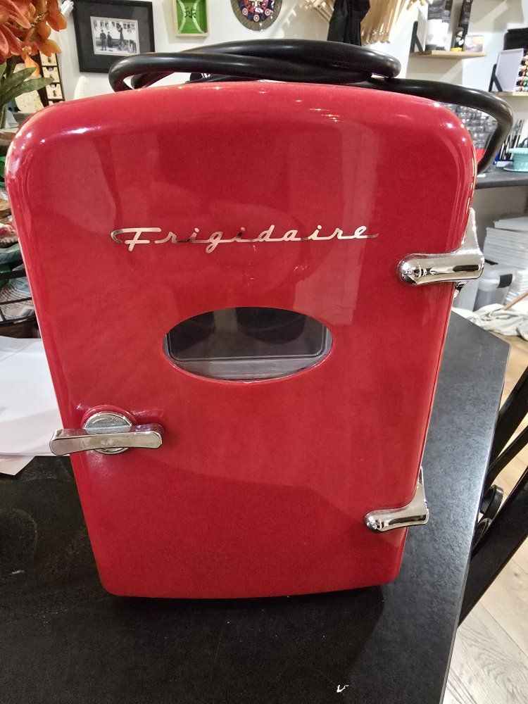 Frigidaire EFPS129-RED 0.3 cu. ft. Portable Mini Fridge in Red