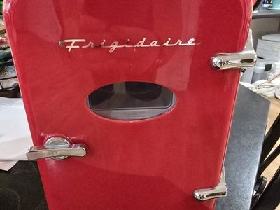 Frigidaire EFPS129-RED 0.3 cu. ft. Portable Mini Fridge in Red