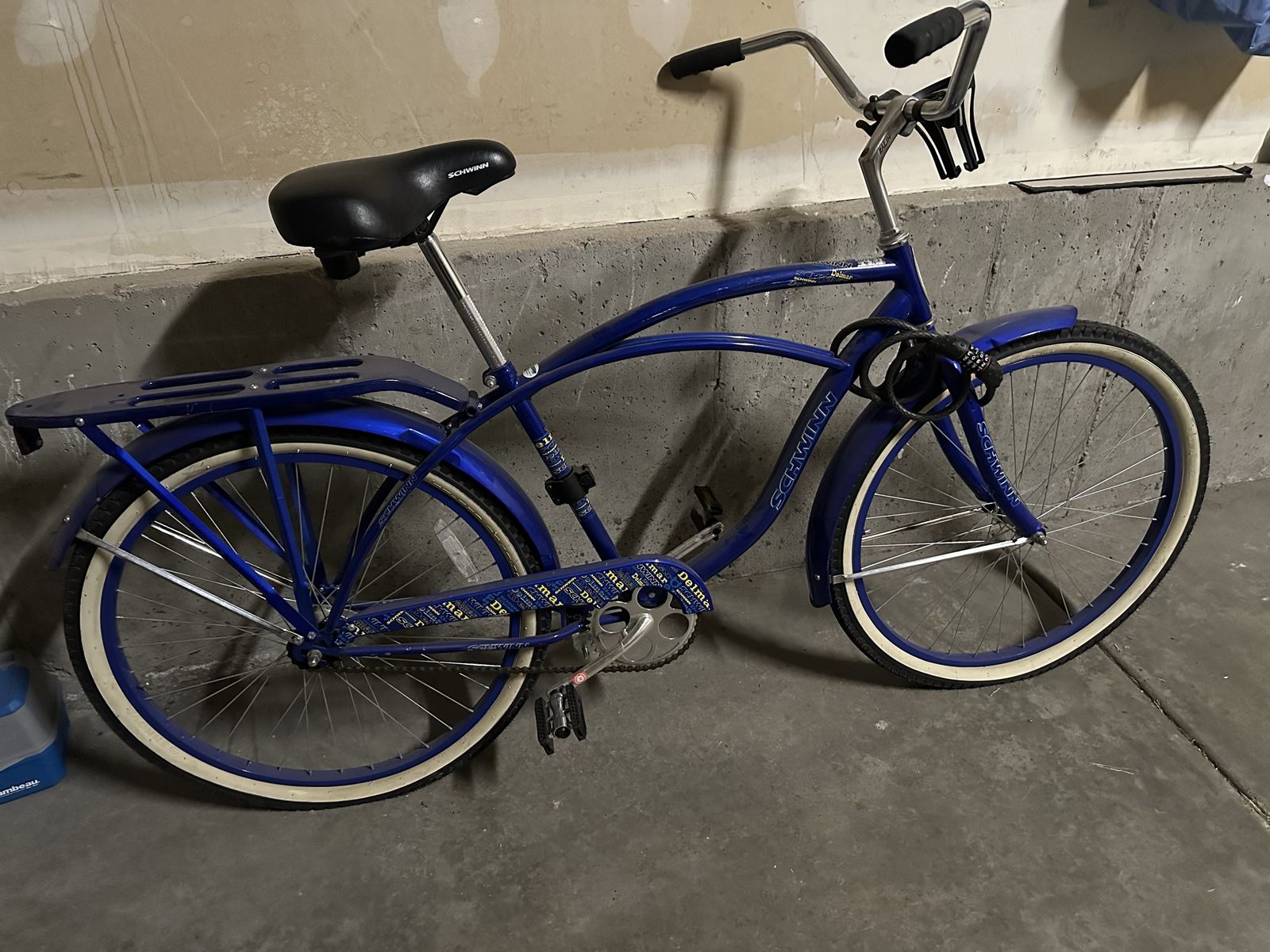 Schwinn Beach Cruiser bike
