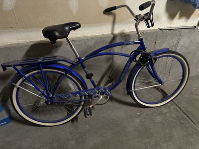 Schwinn Beach Cruiser bike