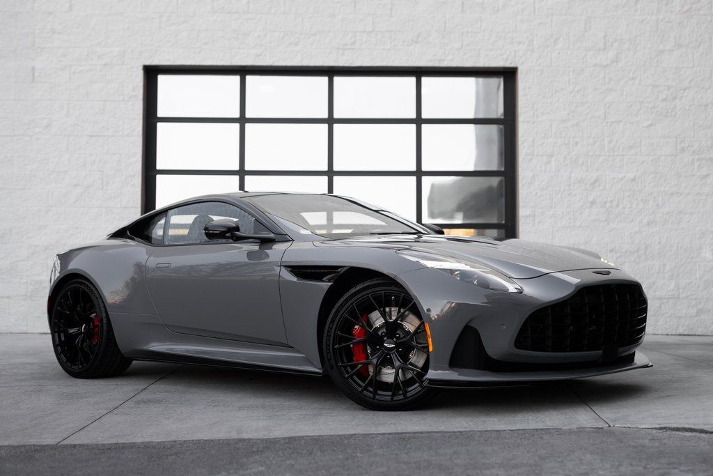 2025 Aston Martin DB12 V8