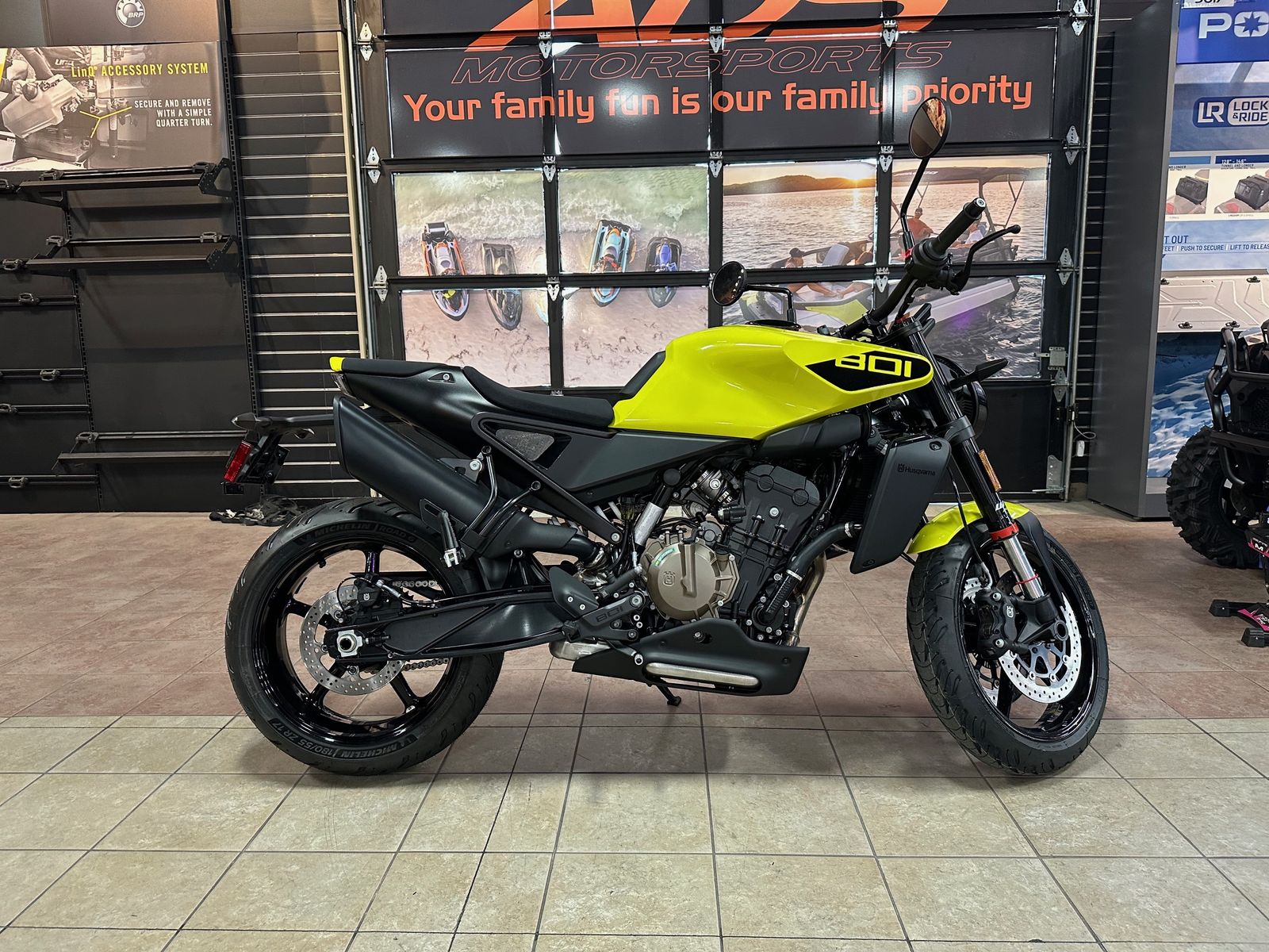 2026 Husqvarna Vitpilen 801 - Q84854