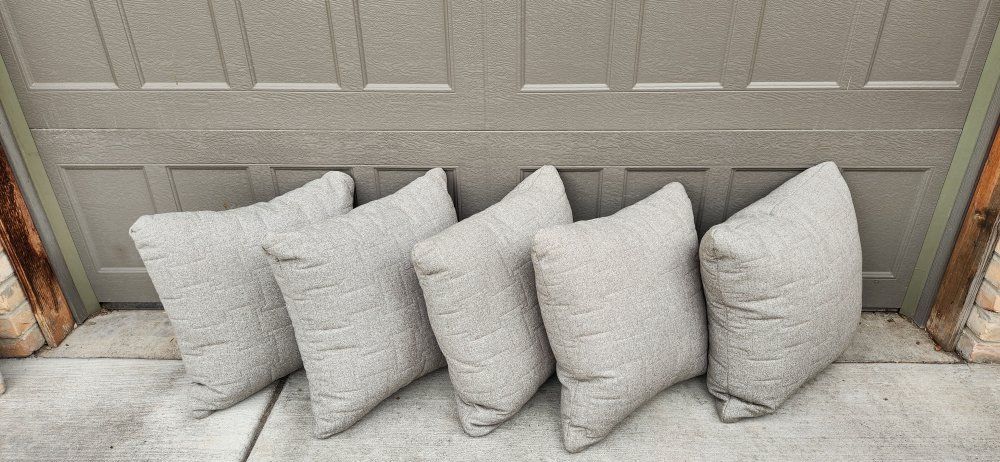 BRAND NEW! Set of Five (5) XL Throw Pillows, Gray