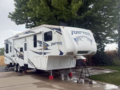 Keystone Raptor Toy Hauler 2010