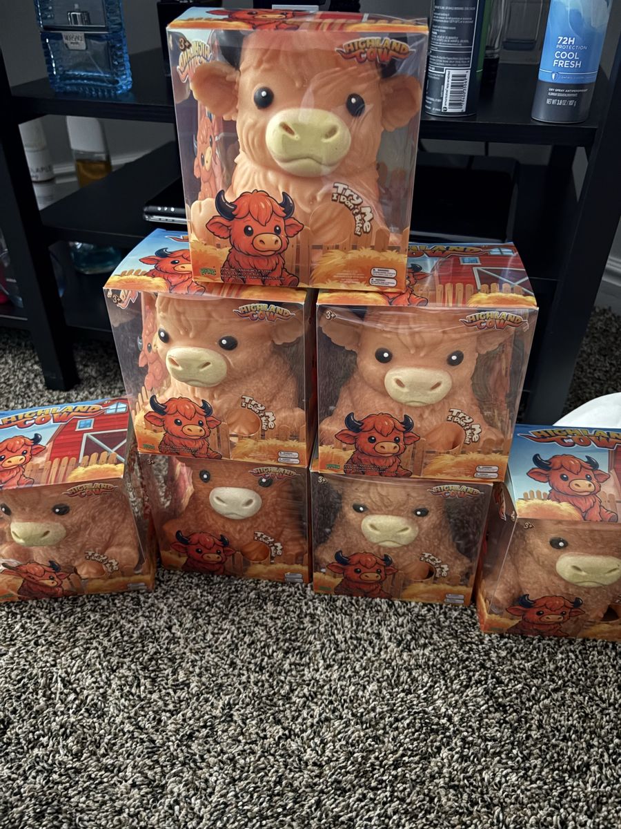  COW COW!!!!!!! Schylling NeeDoh Squish Toy & Highland Cow, Bananas, Color Change Cubes