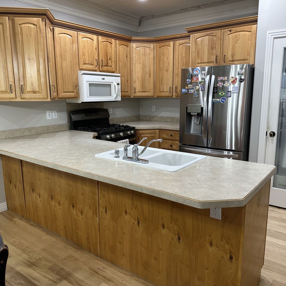 Kitchen Cabinets and Drawers