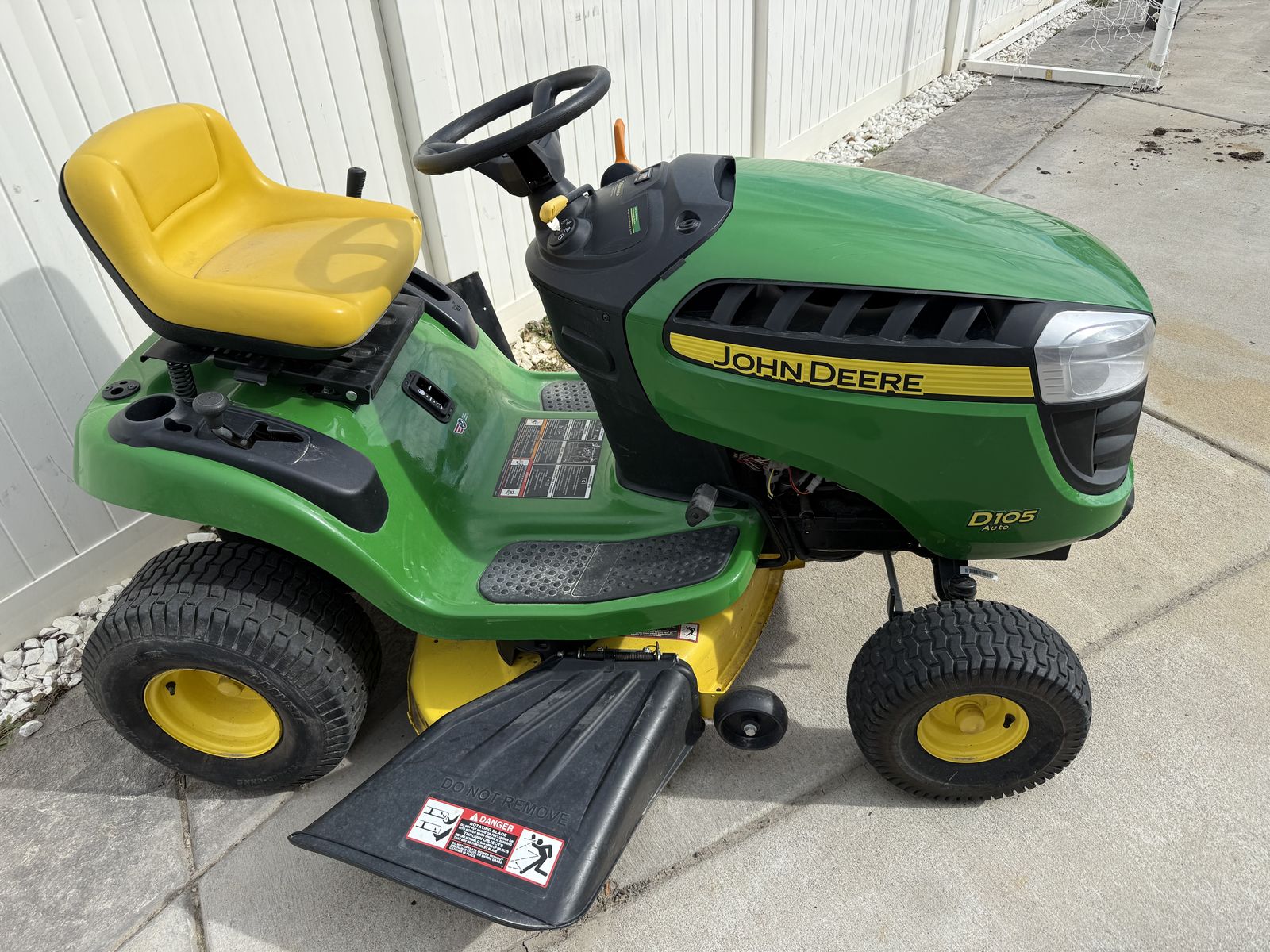 John Deere Riding Lawnmower