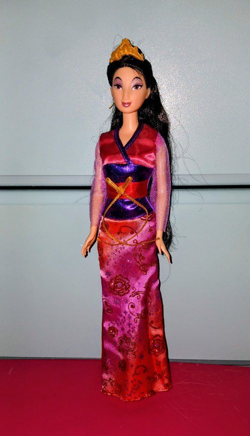 Vintage 2009 Mattel Disney Princess Sparkling Mulan Doll