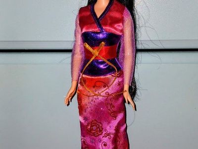 Vintage 2009 Mattel Disney Princess Sparkling Mulan Doll