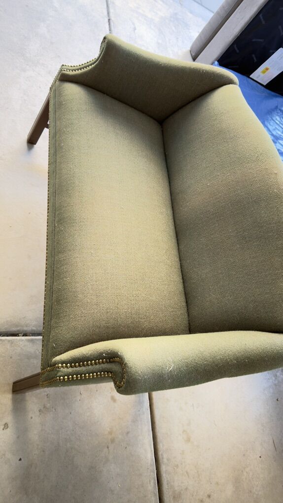 Free Sofa And Ottoman