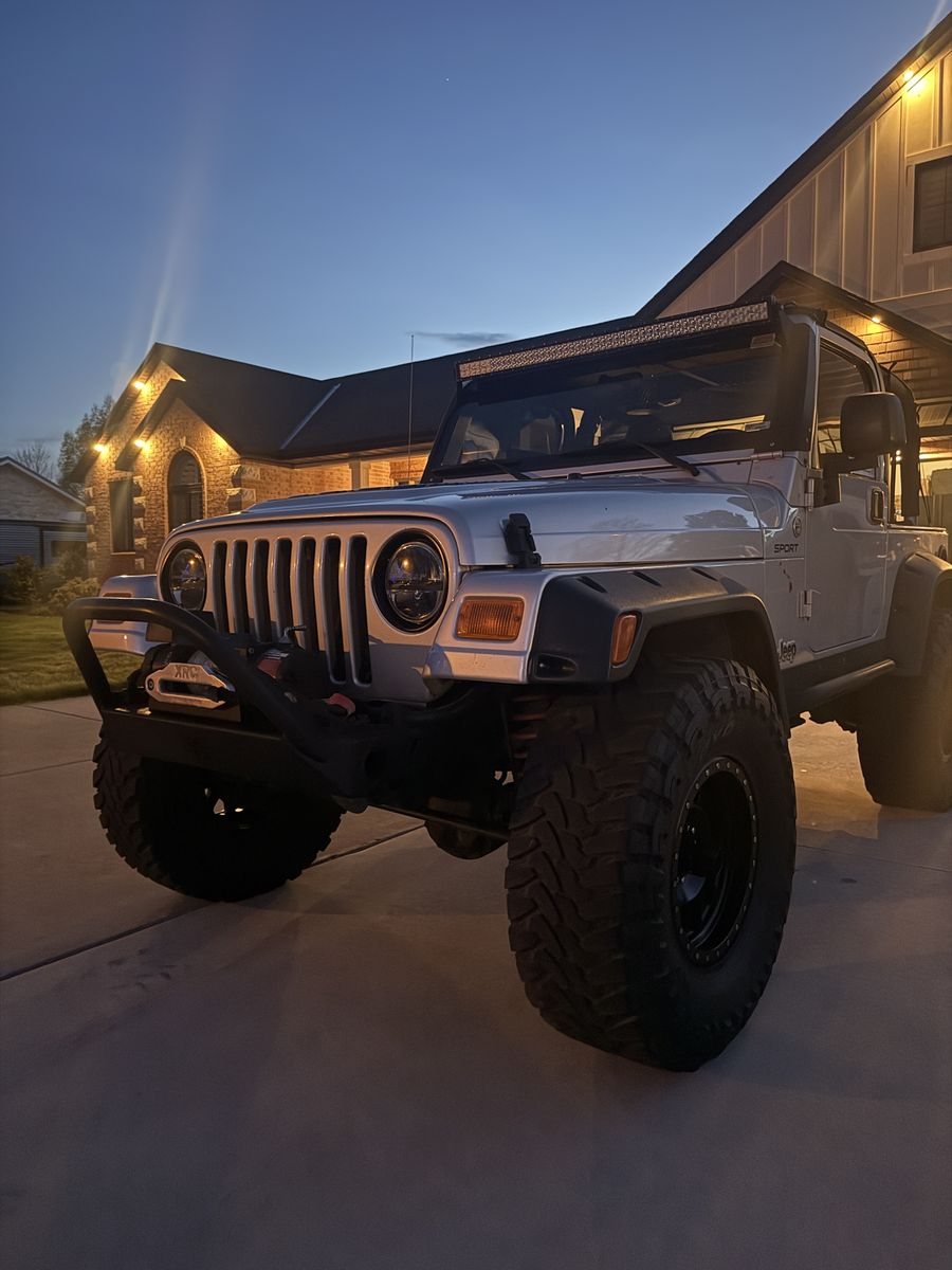 05 Jeep Wrangler TJ V-6