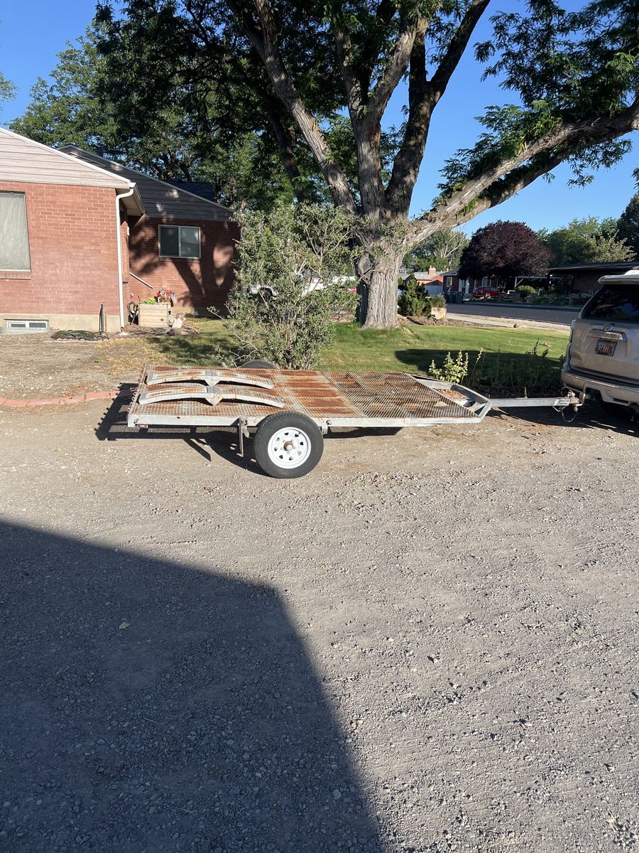 Single Axle Flatbed Utility Trailer with Ramps - ATV/Utility Use