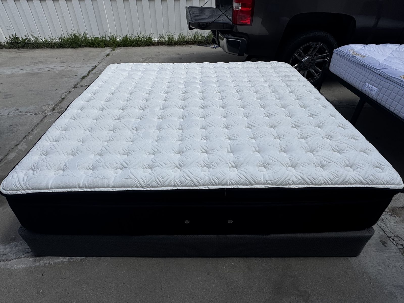 New Mattress King Stearns & Foster Lakeridge