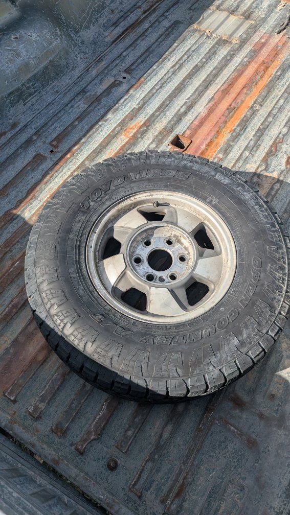 265/75R16 set of 4