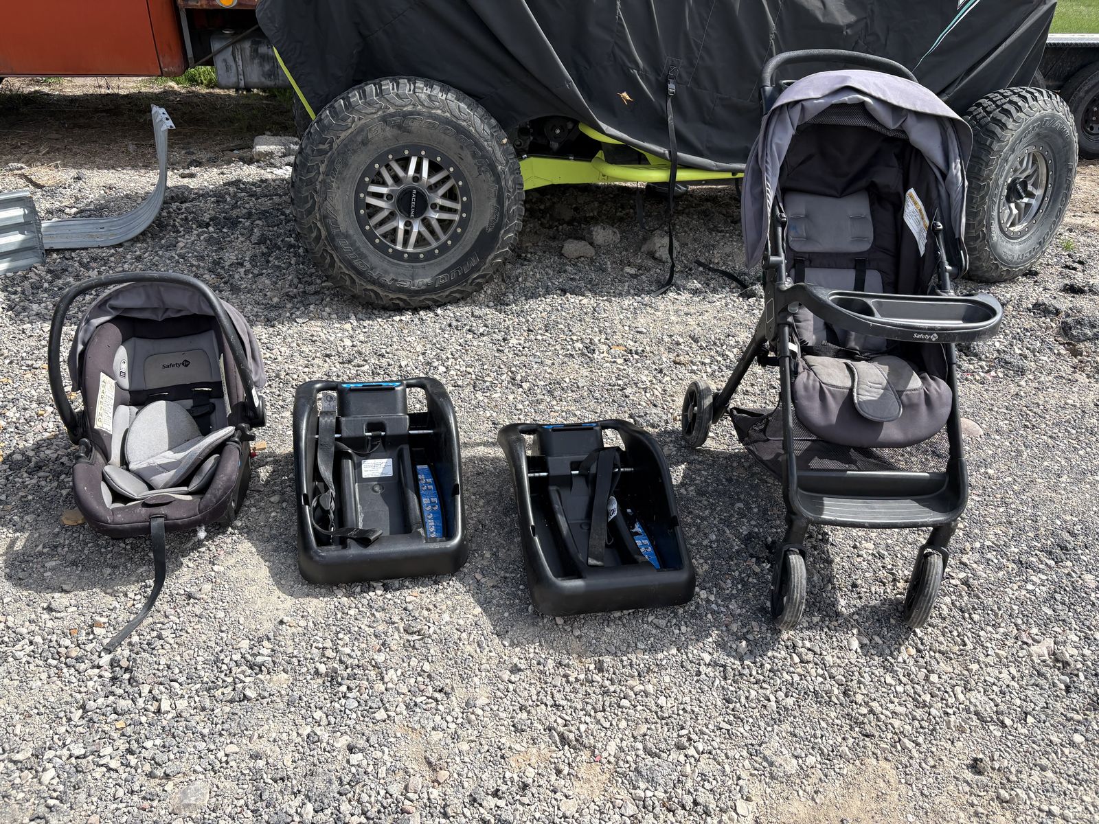 Car seat, 2 bases and the stroller