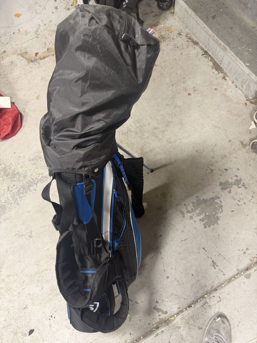 Callaway Strata right hand golf clubs