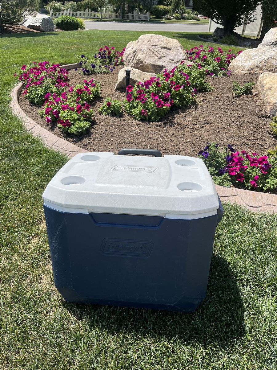 Coleman 60 quart wheeled Cooler