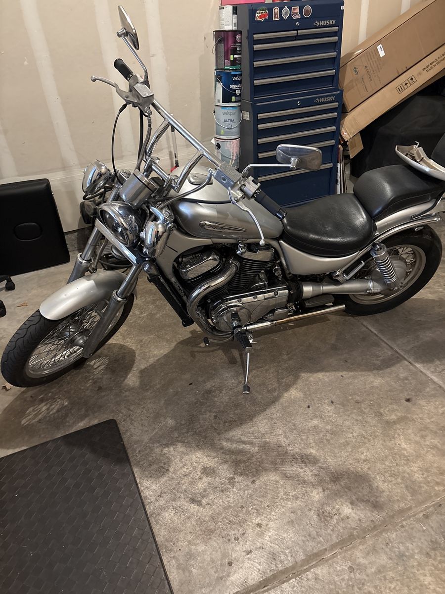 2003 Suzuki Intruder VS800