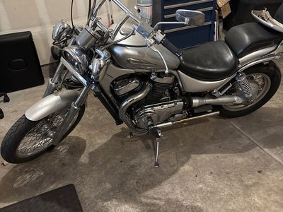 2003 Suzuki Intruder VS800