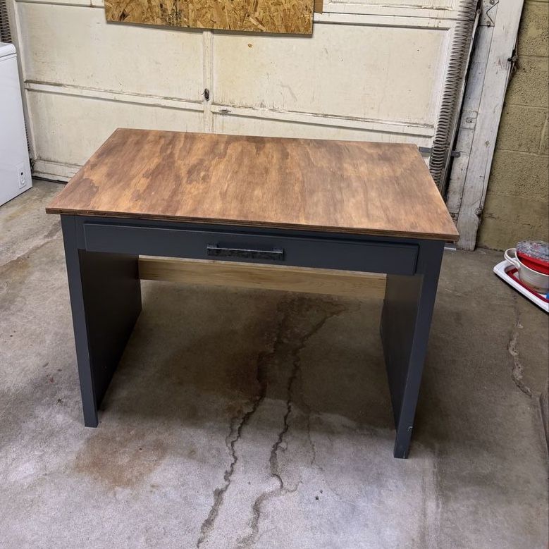 Office desk - small