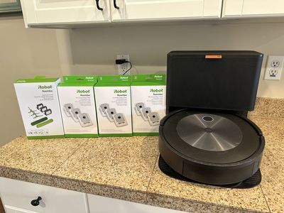 iRobot Roomba a7J Vacuum