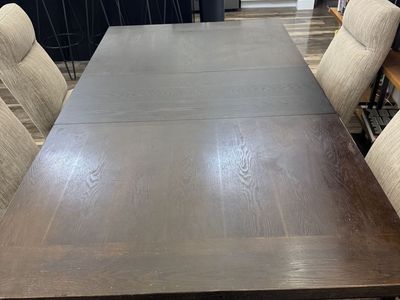 Modern Hardwood Dining Set – Expandable with Leaf