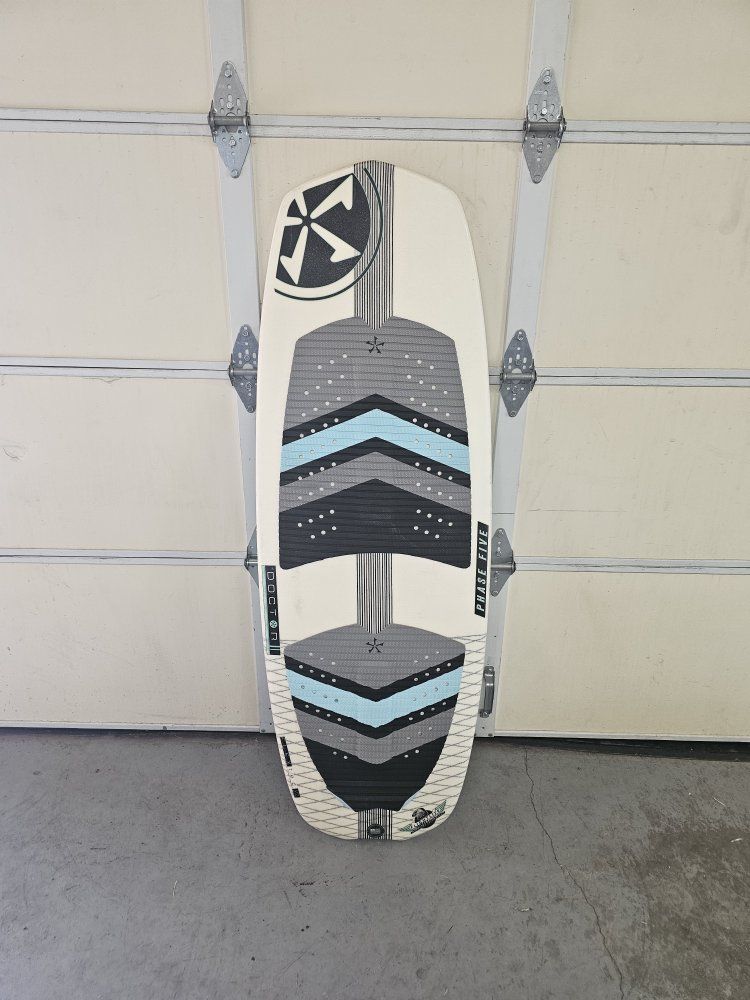 Phase 5 Doctor Carbon Wakesurf Board