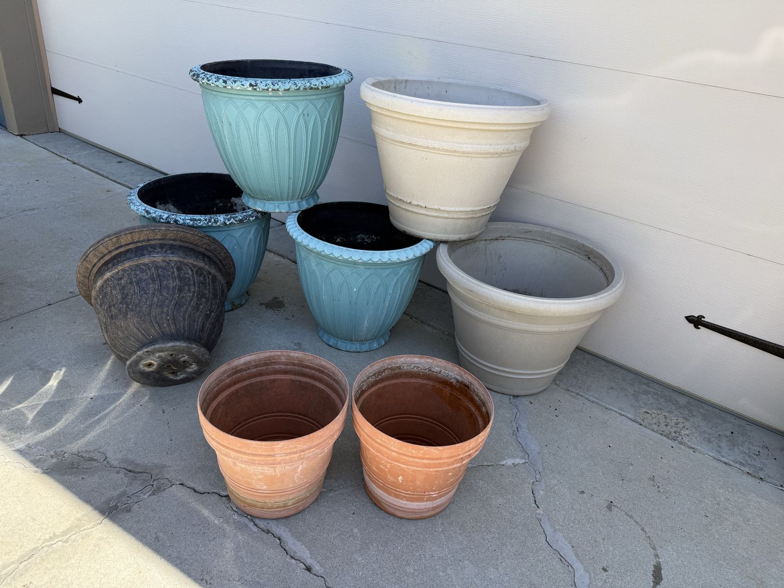 XL,L,M garden planter pots $15-35 each