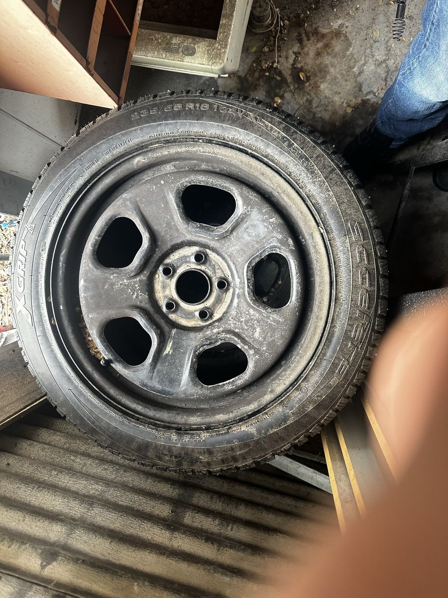 235/55 R18 Studded Winter Tires with Steel Rims