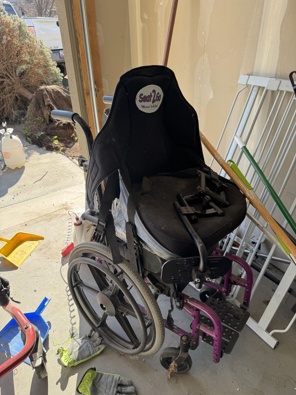 Free manual wheelchair fitted with a Seat2Go positioning/tilt seat system