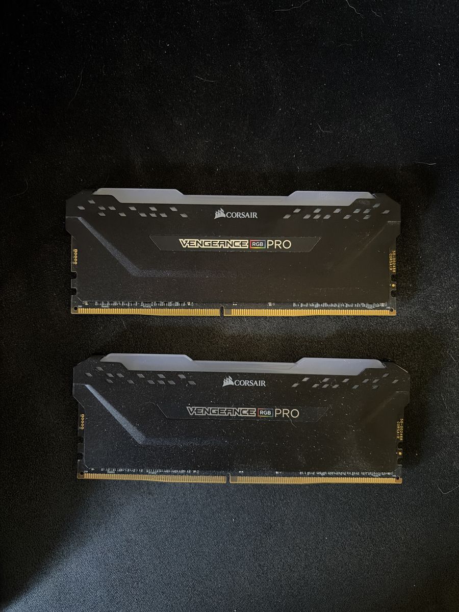 32 GB Corsair Vengeance Pro RGB