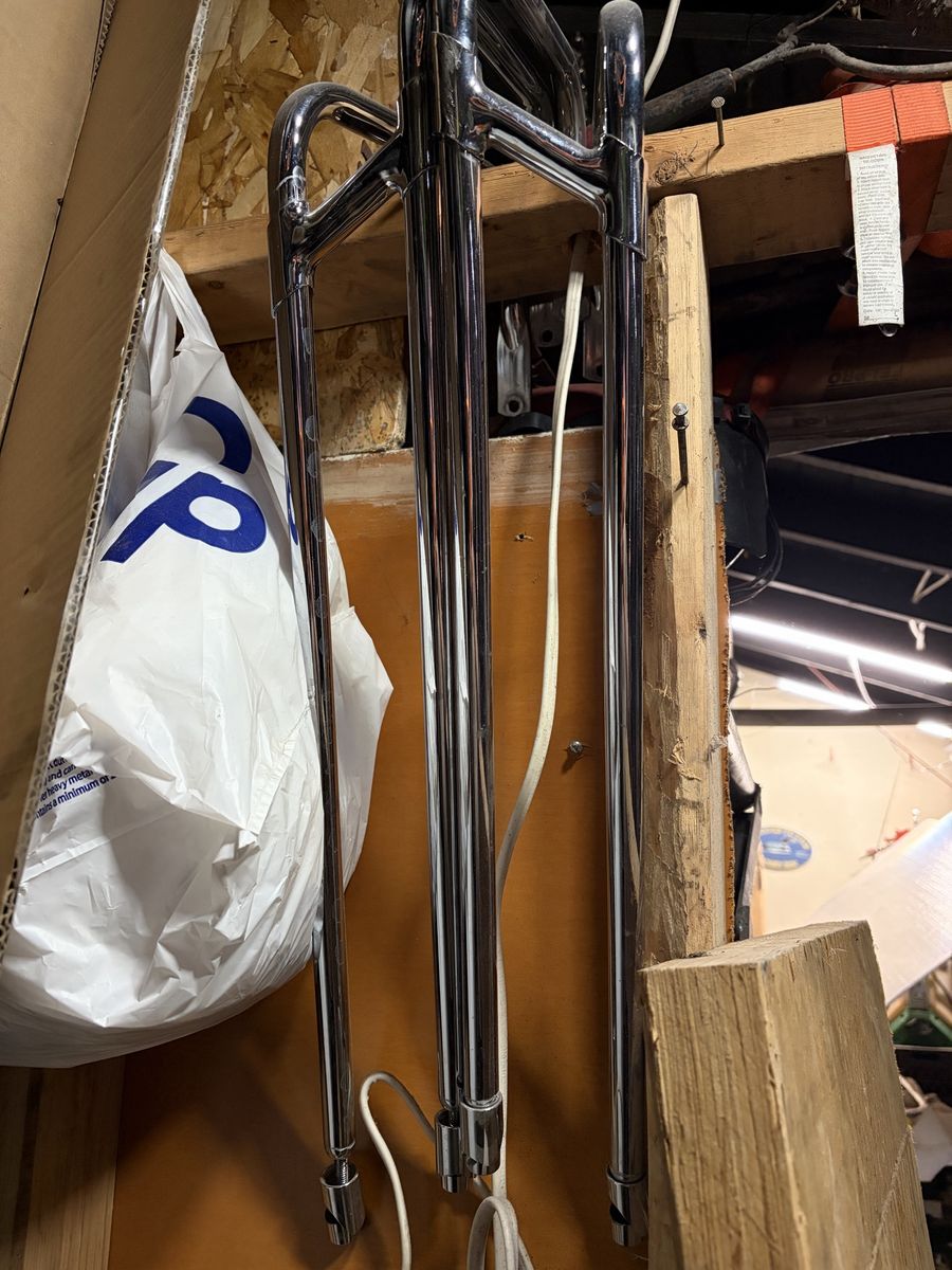 99-14? Harley saddlebag chrome rails