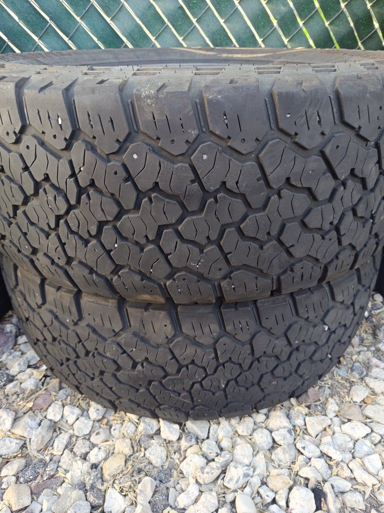 General Grabber A/T 275/60/20