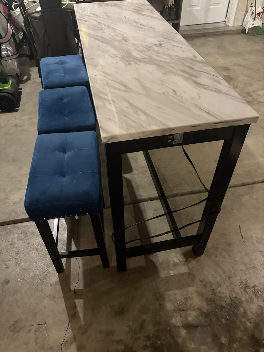 Modern Faux Marble Bar Table (60x20in) with Power Outlet & 3 Blue Velvet Stools
