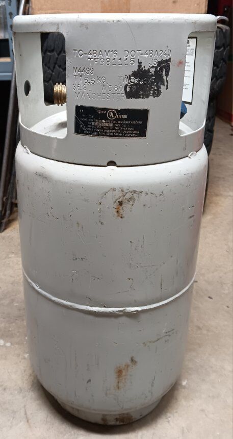 Forklift Propane Steel Tank 33.5 lb 8 Gallon
